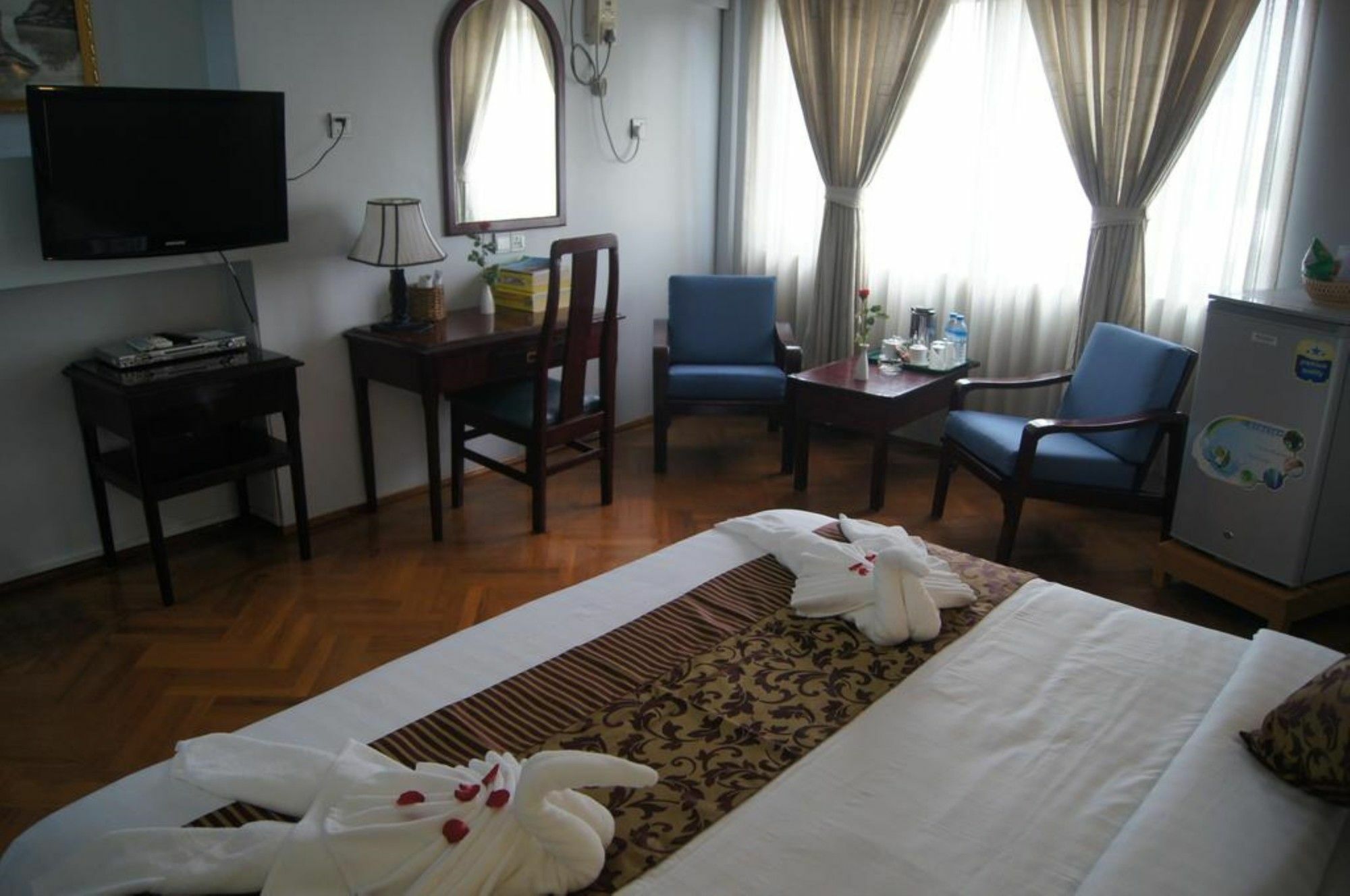 Summer Palace Hotel Rangoon Buitenkant foto