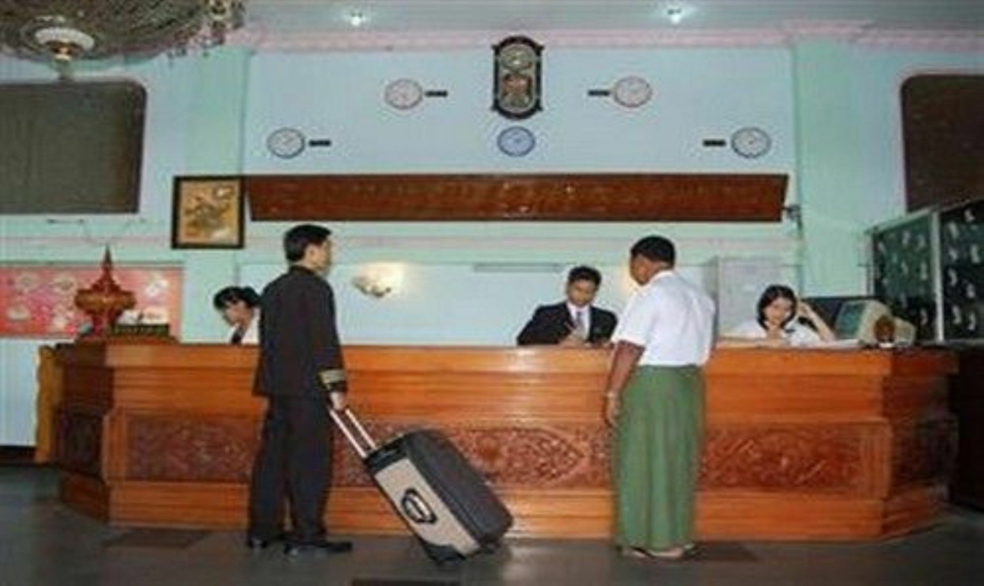 Summer Palace Hotel Rangoon Buitenkant foto