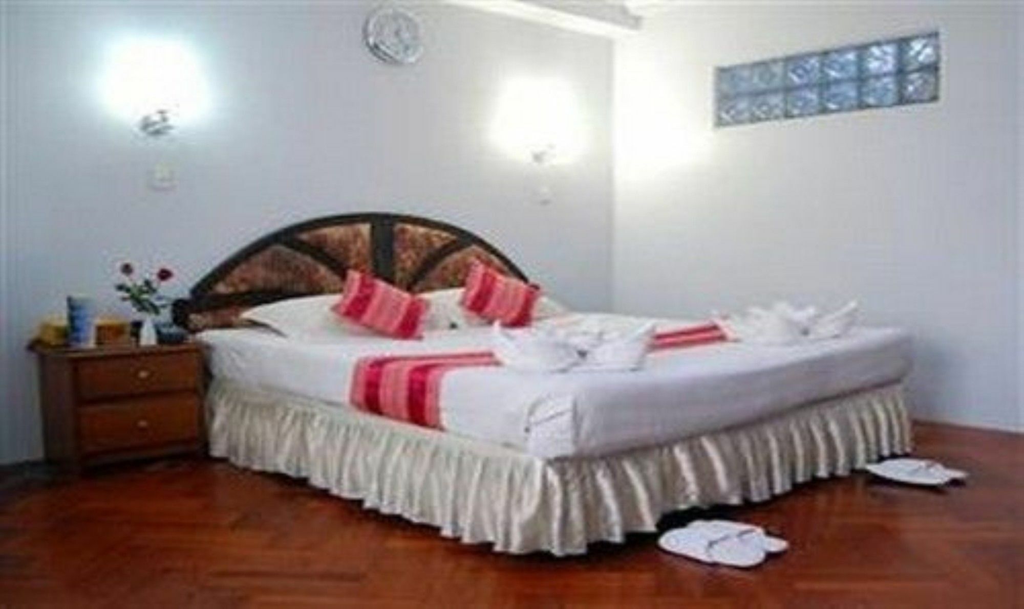 Summer Palace Hotel Rangoon Buitenkant foto