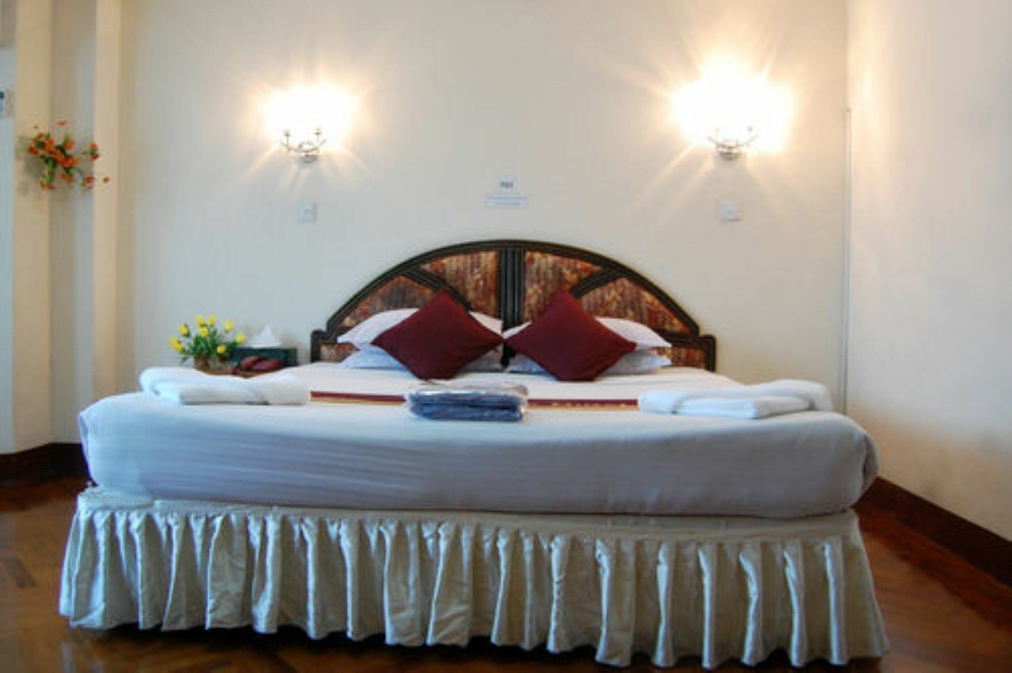 Summer Palace Hotel Rangoon Buitenkant foto